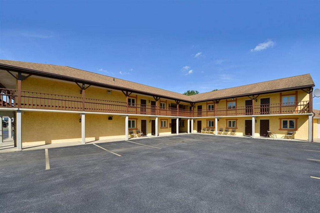 Soudersburg Inn & Suites Lancaster Ronks Ngoại thất bức ảnh