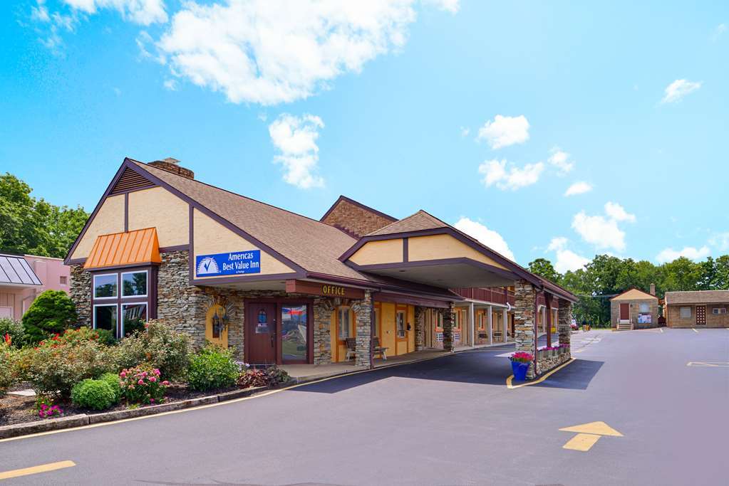 Soudersburg Inn & Suites Lancaster Ronks Ngoại thất bức ảnh