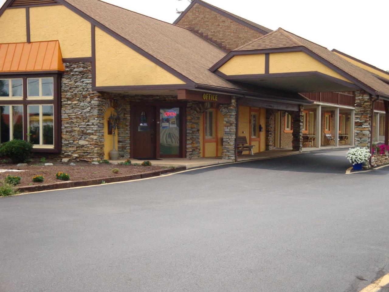 Soudersburg Inn & Suites Lancaster Ronks Ngoại thất bức ảnh